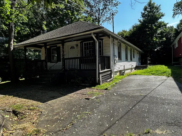 $760,000 | 5 Spring Lane, Great Neck, NY 11024