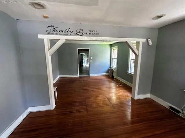 $760,000 | 5 Spring Lane, Great Neck, NY 11024