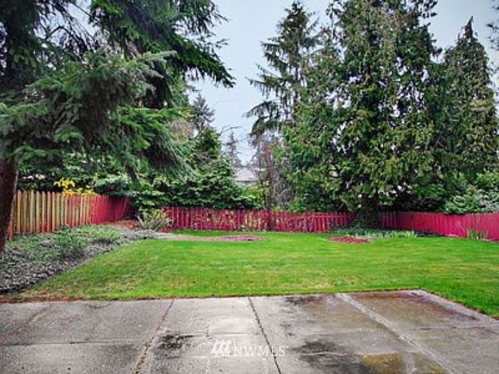 1926 Southwest 166th Street Burien, WA 98166 - Photo 12 of 12