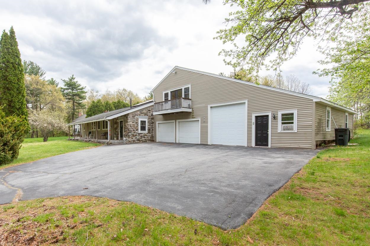131 Bush Hill Road Pelham, NH 03076 - Photo 4 of 52