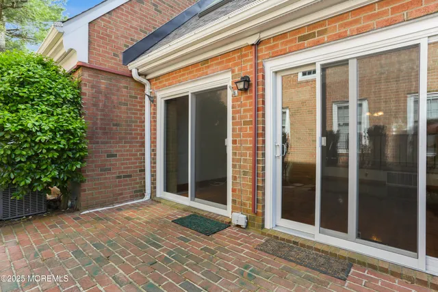 a picture of a wall with a white wall