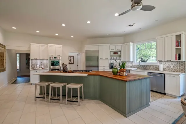 $1,750,000 | 1267 Funf Kinder Road, Fredericksburg, TX 78624