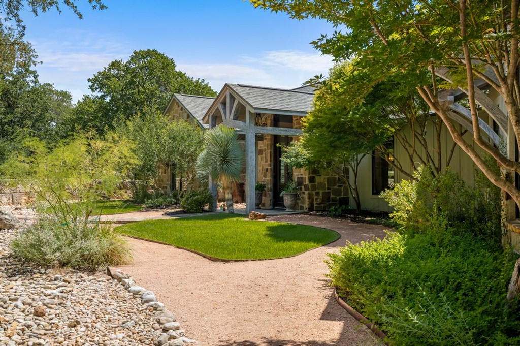 1267 Funf Kinder Road Fredericksburg, TX 78624 - Photo 5 of 92