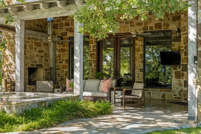 $1,750,000 | 1267 Funf Kinder Road, Fredericksburg, TX 78624