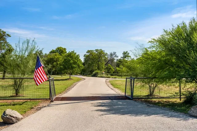 $1,750,000 | 1267 Funf Kinder Road, Fredericksburg, TX 78624