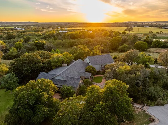 $1,750,000 | 1267 Funf Kinder Road, Fredericksburg, TX 78624
