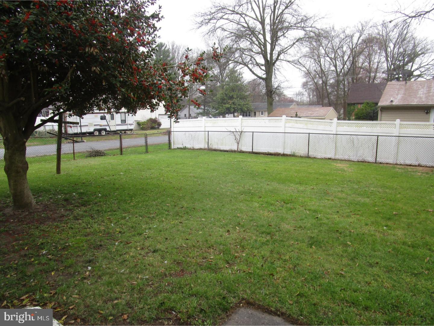 81 Rutgers Road Pennsville, NJ 08070 - Photo 3 of 16 Back Yard