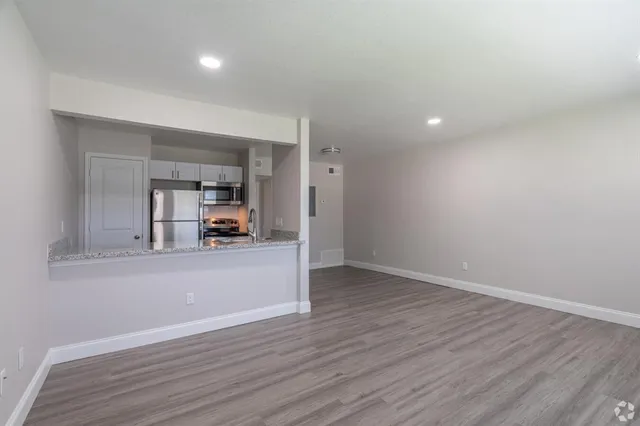 $1,399 | 1600 Avenue M, Unit 203, South Houston, TX 77587