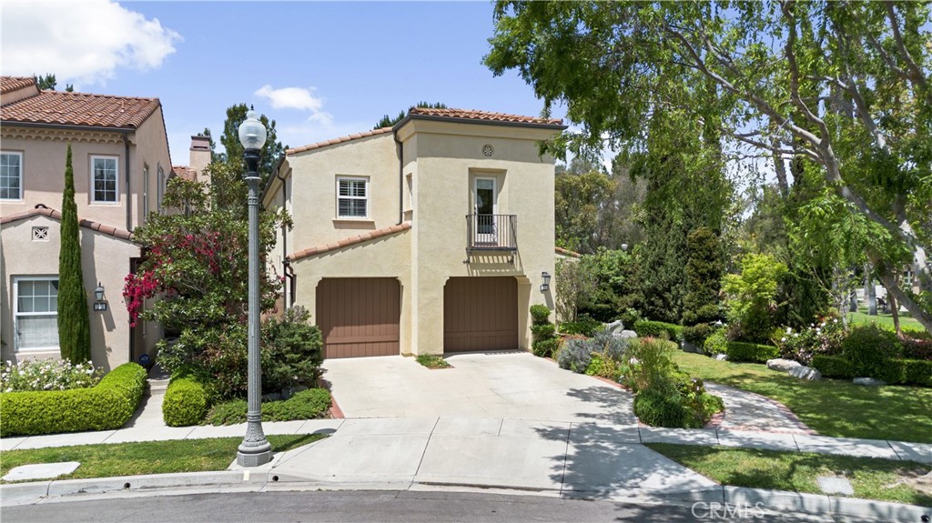 25 Longvale Irvine, CA 92602 - Photo 6 of 58 a front view of a house with garden