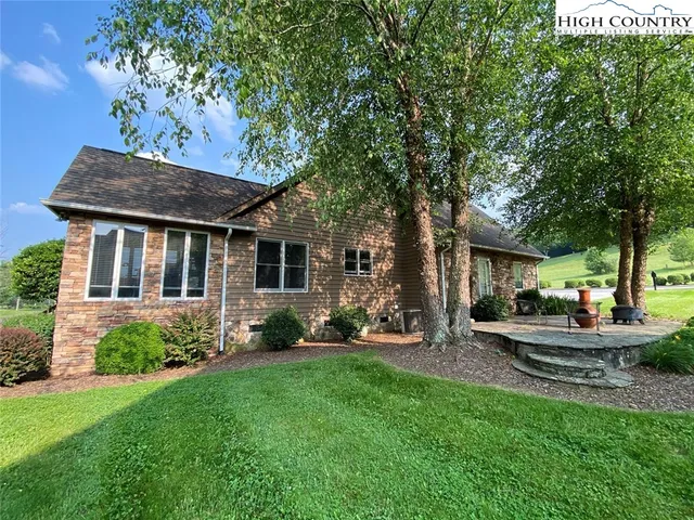 $2,200 | 312 Glenwood Drive, Jefferson, NC 28640