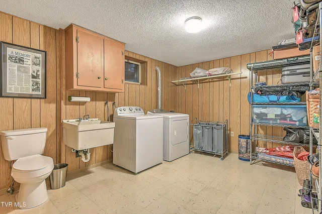 $365,000 | 186 Woodway Circle, Bluff City, TN 37618