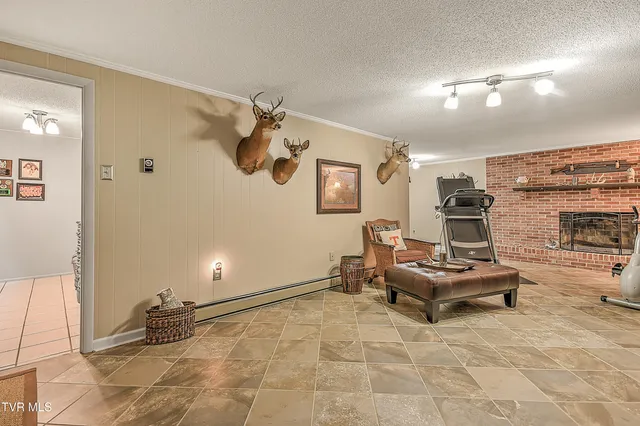 $365,000 | 186 Woodway Circle, Bluff City, TN 37618