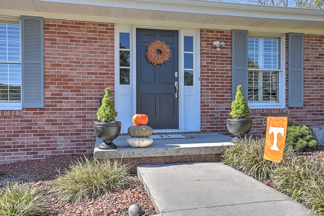 $365,000 | 186 Woodway Circle, Bluff City, TN 37618