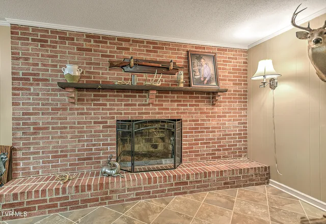 $365,000 | 186 Woodway Circle, Bluff City, TN 37618