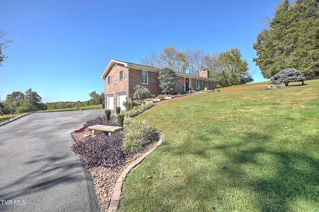 $365,000 | 186 Woodway Circle, Bluff City, TN 37618