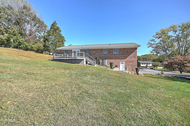 $365,000 | 186 Woodway Circle, Bluff City, TN 37618