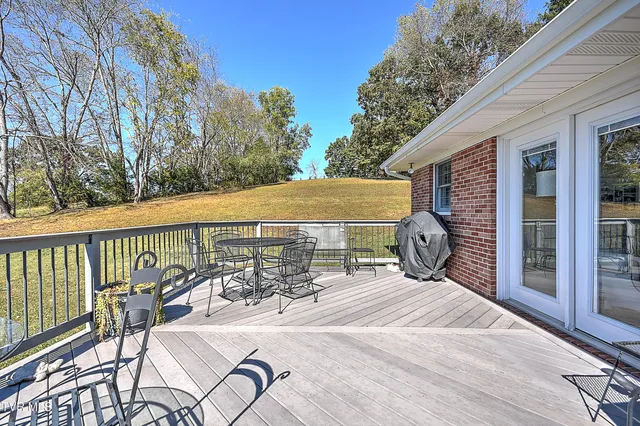 $365,000 | 186 Woodway Circle, Bluff City, TN 37618