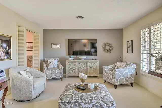 $365,000 | 186 Woodway Circle, Bluff City, TN 37618