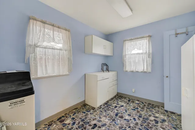 $240,000 | 702 South 12th Street, Sunnyside, WA 98944