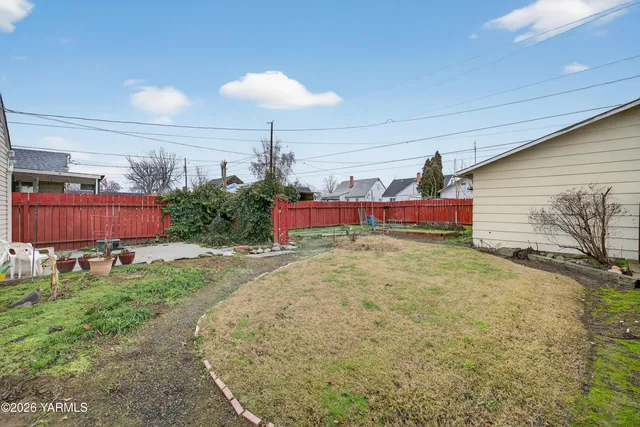 $240,000 | 702 South 12th Street, Sunnyside, WA 98944