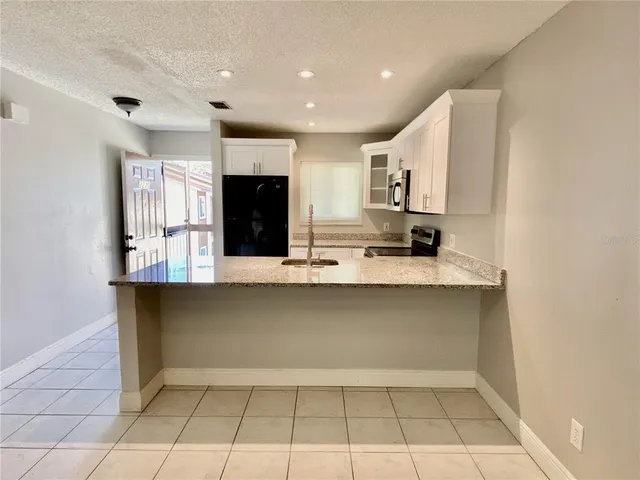 $1,325 | 39132 County Road 54, Unit 2230, Zephyrhills, FL 33542