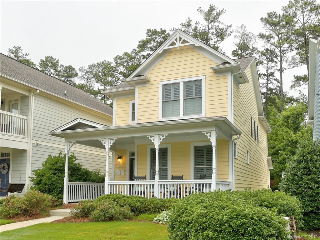 3462 Richard's Crossing Fort Mill, SC 29708 - Photo 2 of 42 front view of a house that has a yard
