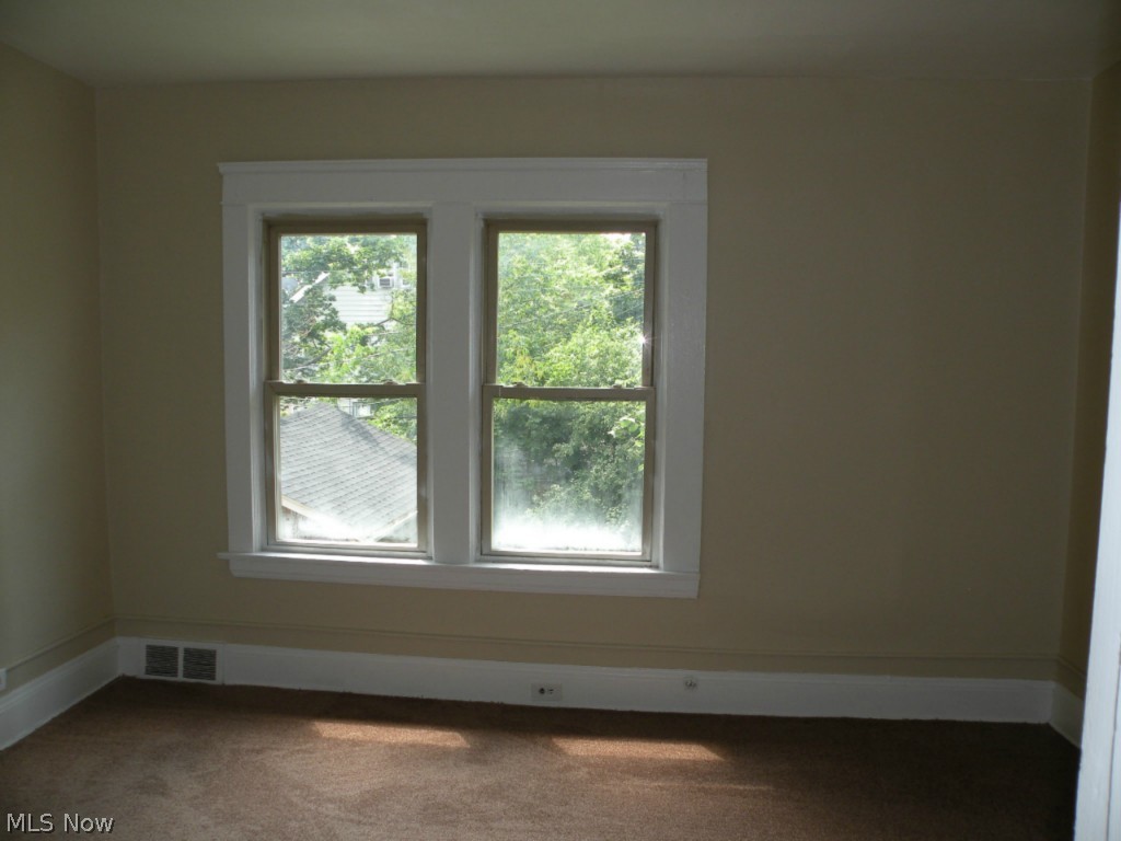 1656 Eddington Road Cleveland, OH 44118 - Photo 10 of 16