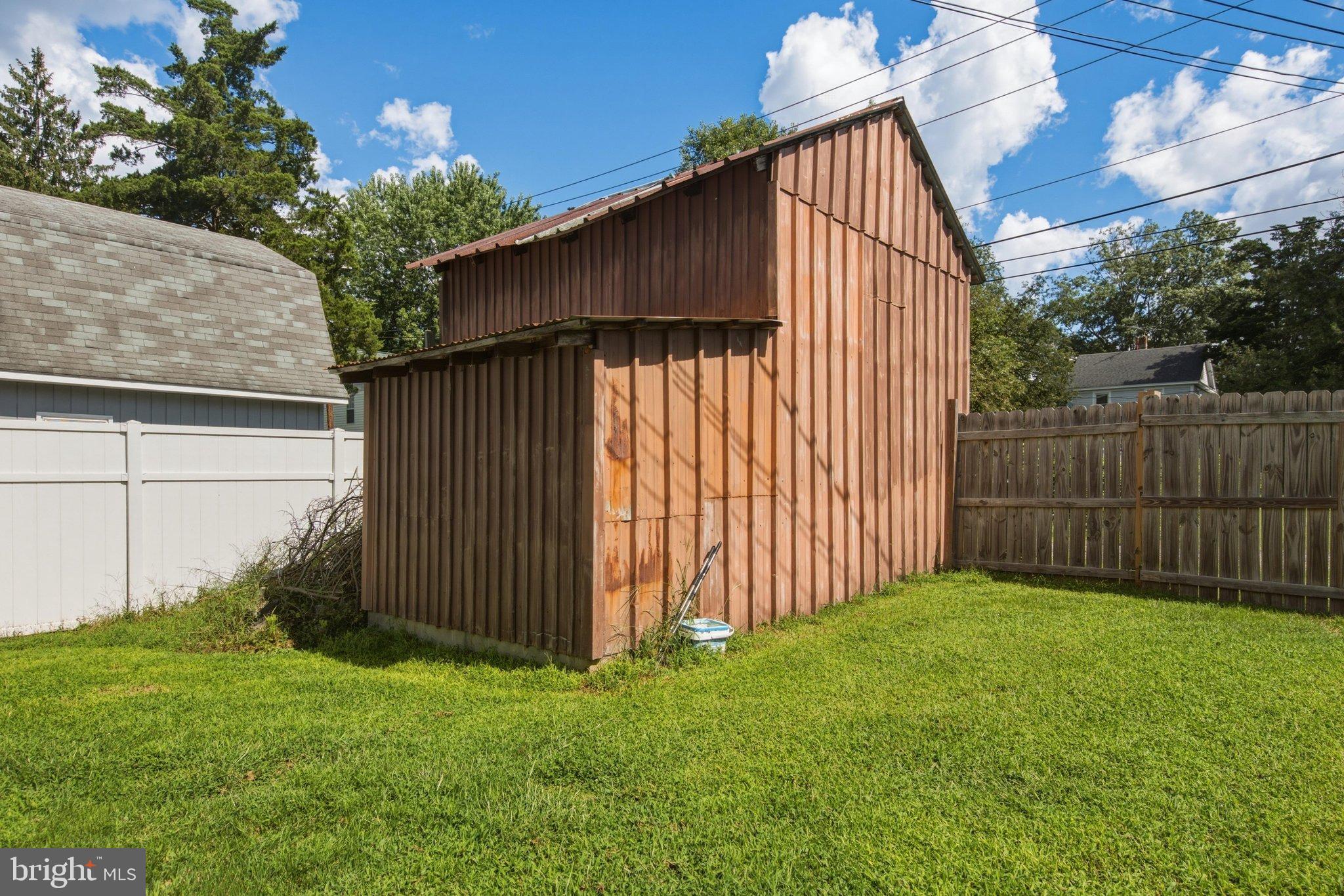 4 North Maryland Avenue Ridgely, MD 21660 - Photo 35 of 38 Garage