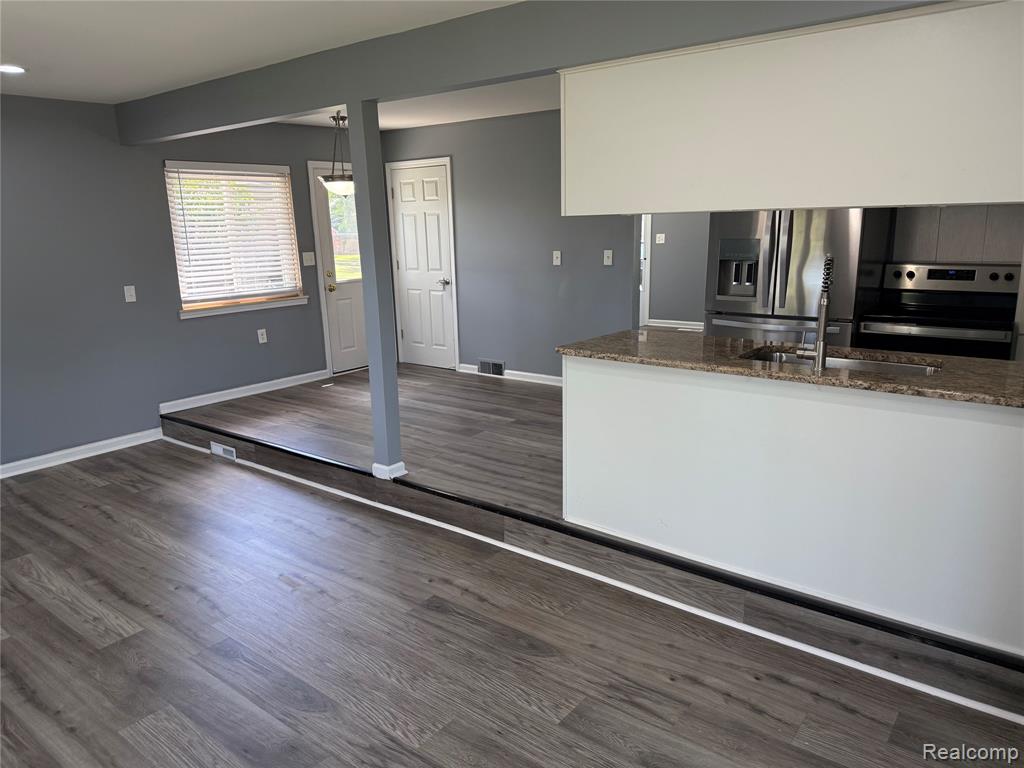 32246 Oakview Drive Warren, MI 48092 - Photo 5 of 22