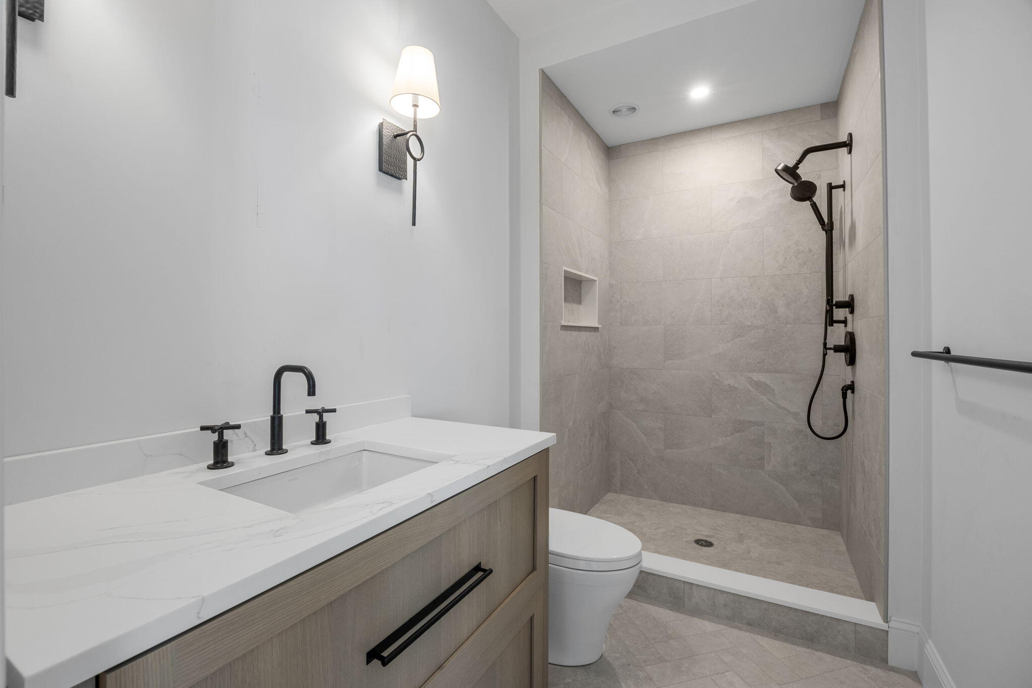 2 Rockhill Road Sandwich, MA 02563 - Photo 23 of 69 1st bath