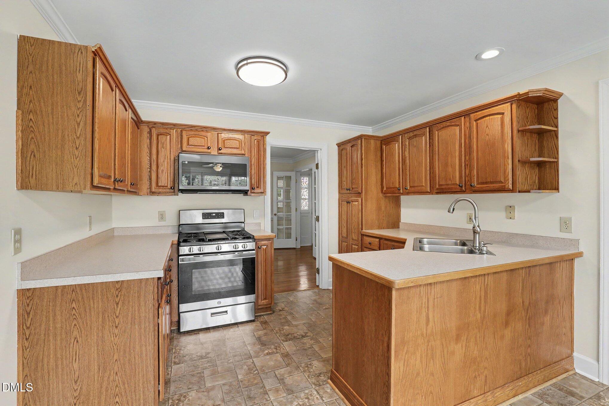 1704 Carrington Drive Raleigh, NC 27615 - Photo 9 of 29 010_file_5676