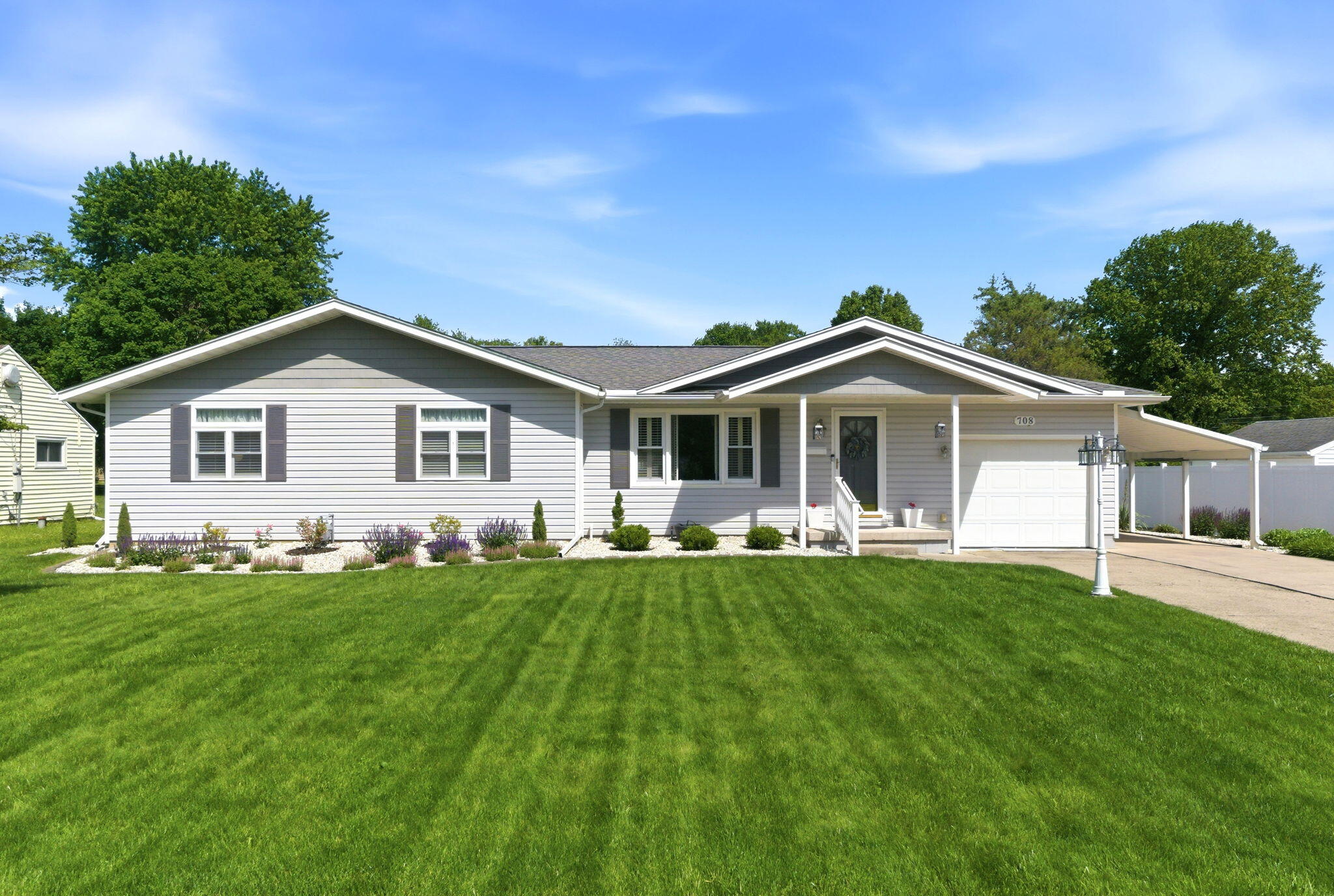 708 Lawnview Avenue Springfield, OH 45505 - Photo 1 of 44