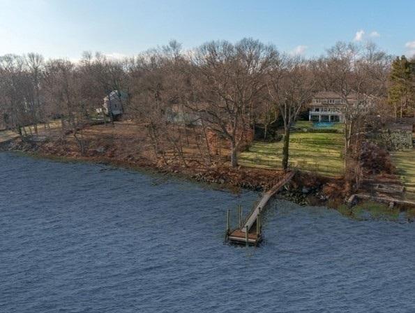 27 Harbor Road Darien, CT 06820 - Photo 21 of 22 a view of a park with large trees