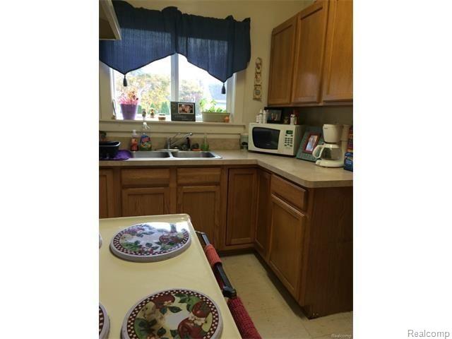 709 North Court Street Howell, MI 48843 - Photo 12 of 14