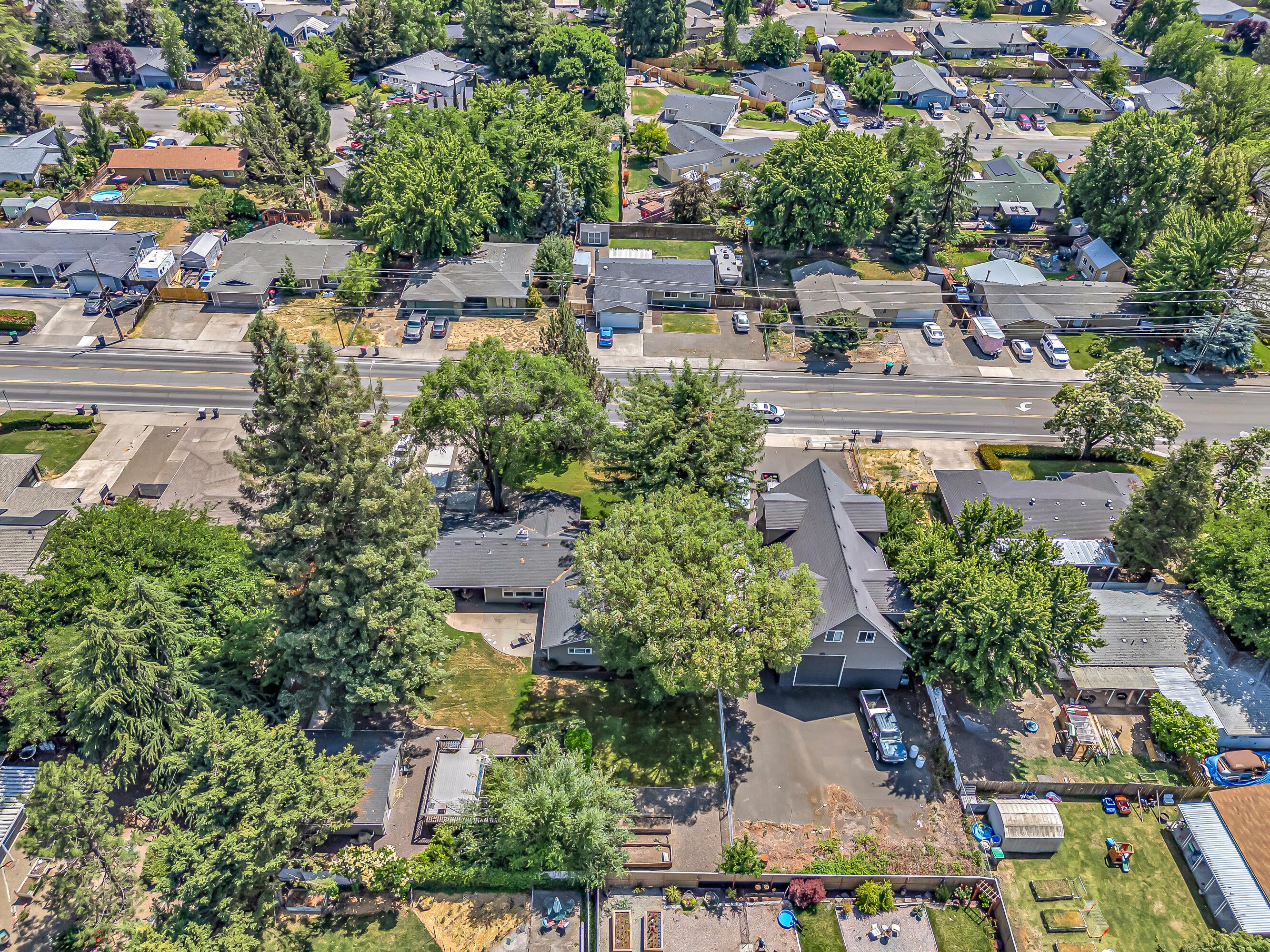 2631 Delta Waters Road Medford, OR 97504 - Photo 25 of 33 DJI_20250612143252_0090_D