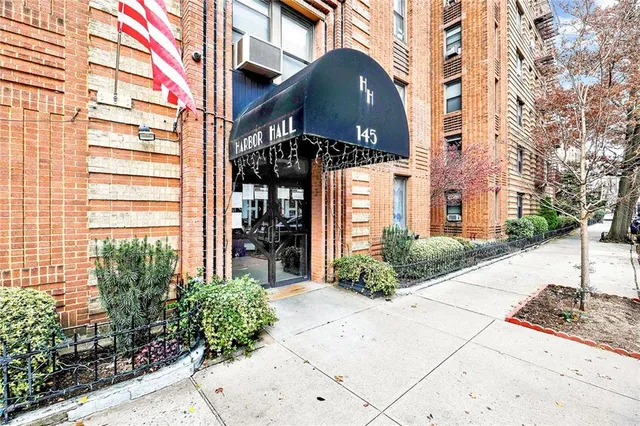 $379,000 | 145 95th Street, Unit D6 | Bay Ridge