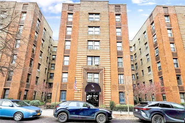 $379,000 | 145 95th Street, Unit D6 | Bay Ridge