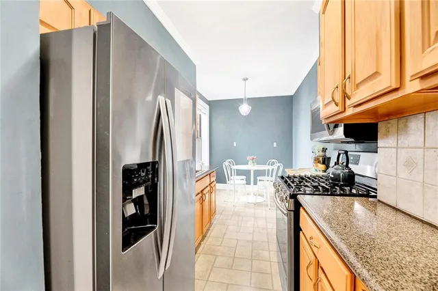 $379,000 | 145 95th Street, Unit D6 | Bay Ridge