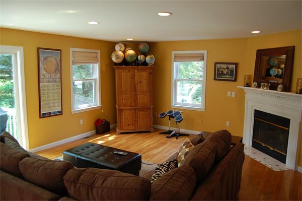 61 Bayview Road Marblehead, MA 01945 - Photo 8 of 18 a bed sitting in a bedroom next to a window