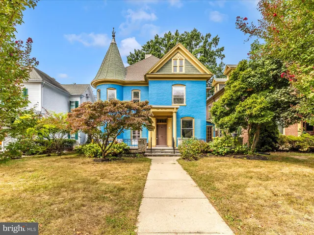 $420,000 | 831 Oak Hill Avenue, Hagerstown, MD 21742