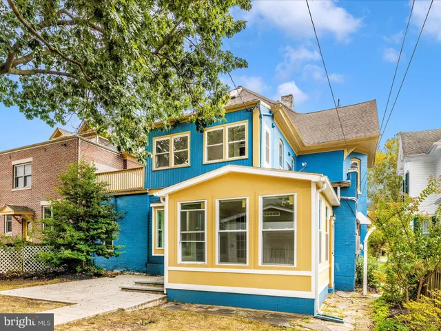 $420,000 | 831 Oak Hill Avenue, Hagerstown, MD 21742