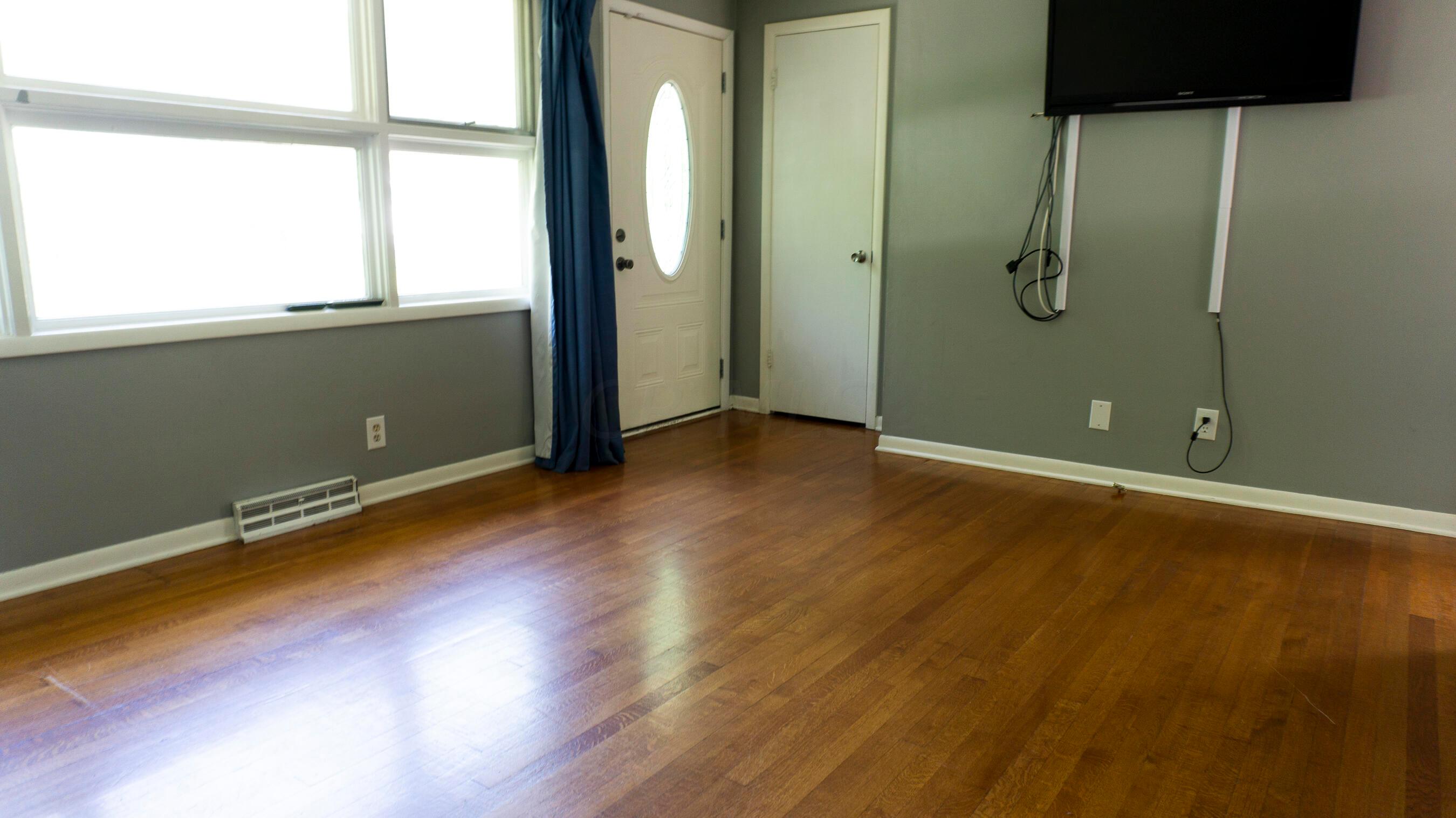 2371 Nottingham Road Columbus, OH 43221 - Photo 6 of 18 2371 Nottingham3
