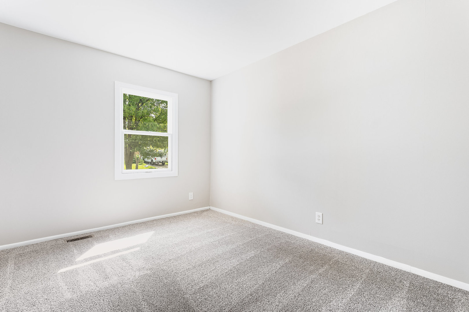 112 Villa Road Streamwood, IL 60107 - Photo 8 of 16 Gallery Image 8