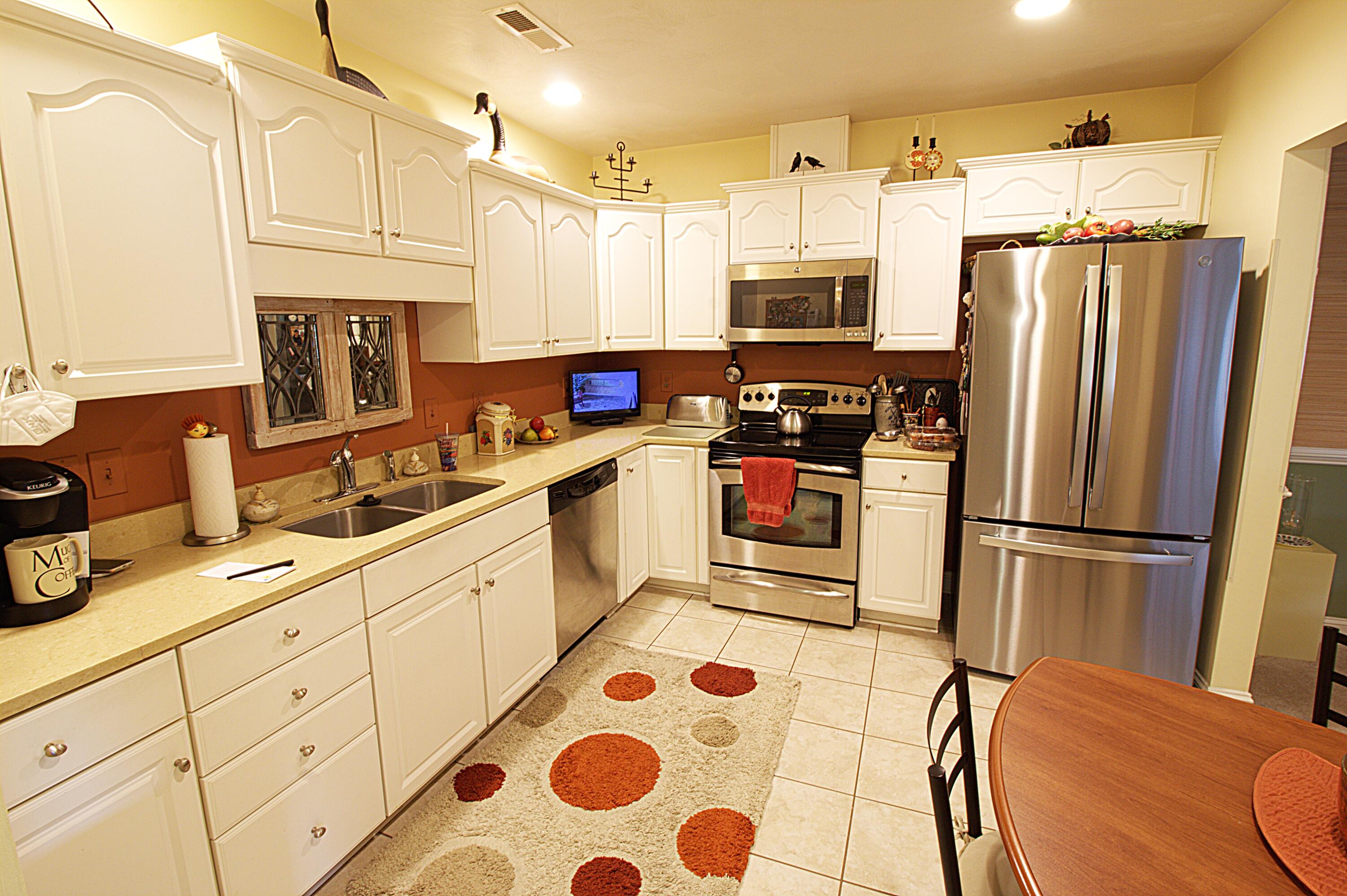 4444 Pheasant Ridge Road, Unit 204 Roanoke, VA 24014 - Photo 15 of 43 Kitchen V1
