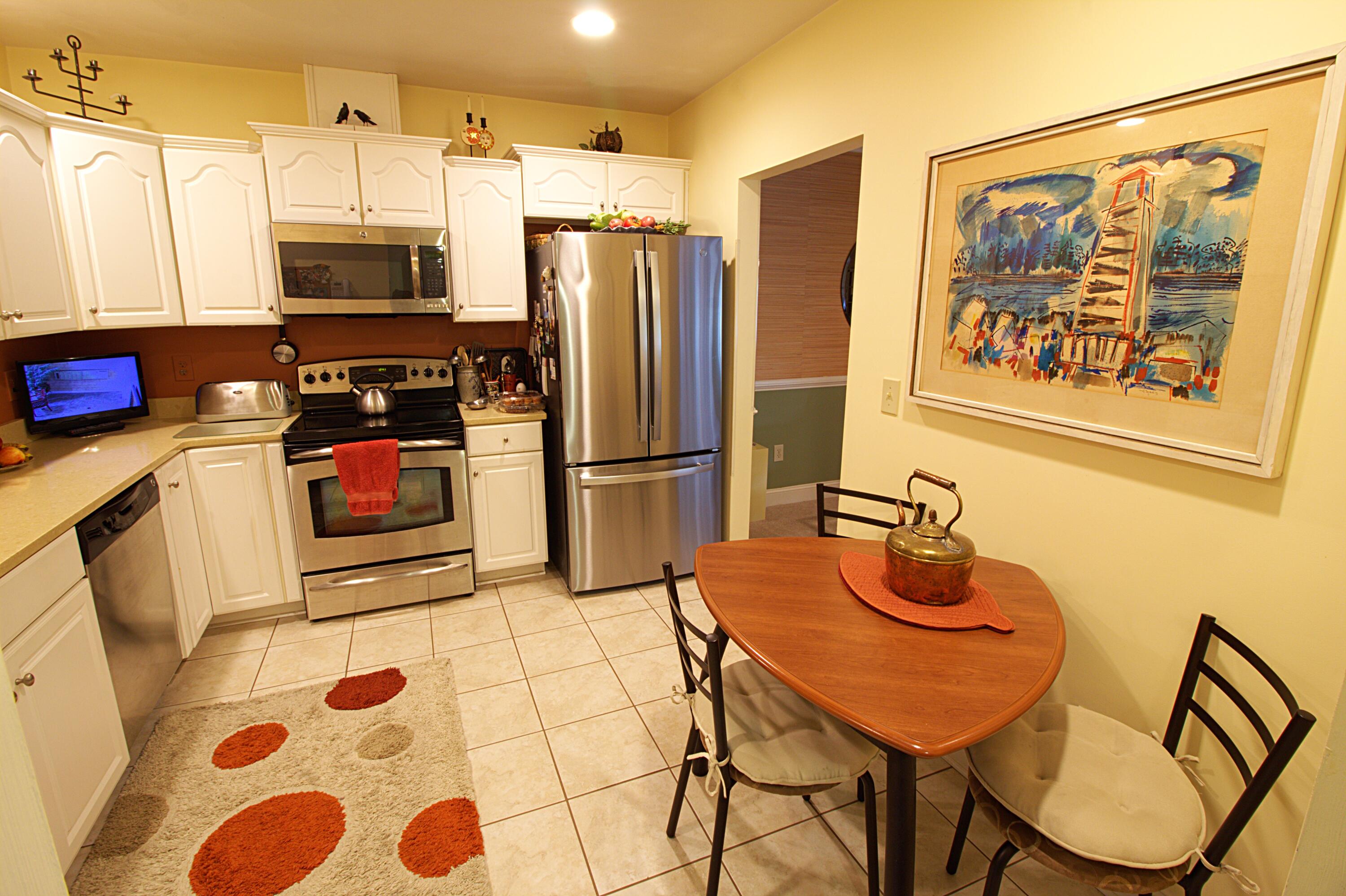 4444 Pheasant Ridge Road, Unit 204 Roanoke, VA 24014 - Photo 16 of 43 Kitchen V2
