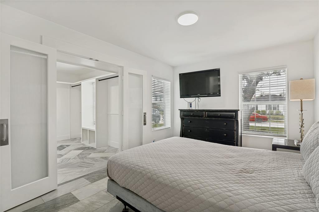 4419 Sexton Lane Dallas, TX 75229 - Photo 18 of 37