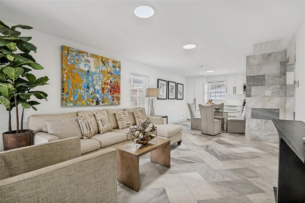 4419 Sexton Lane Dallas, TX 75229 - Photo 8 of 37