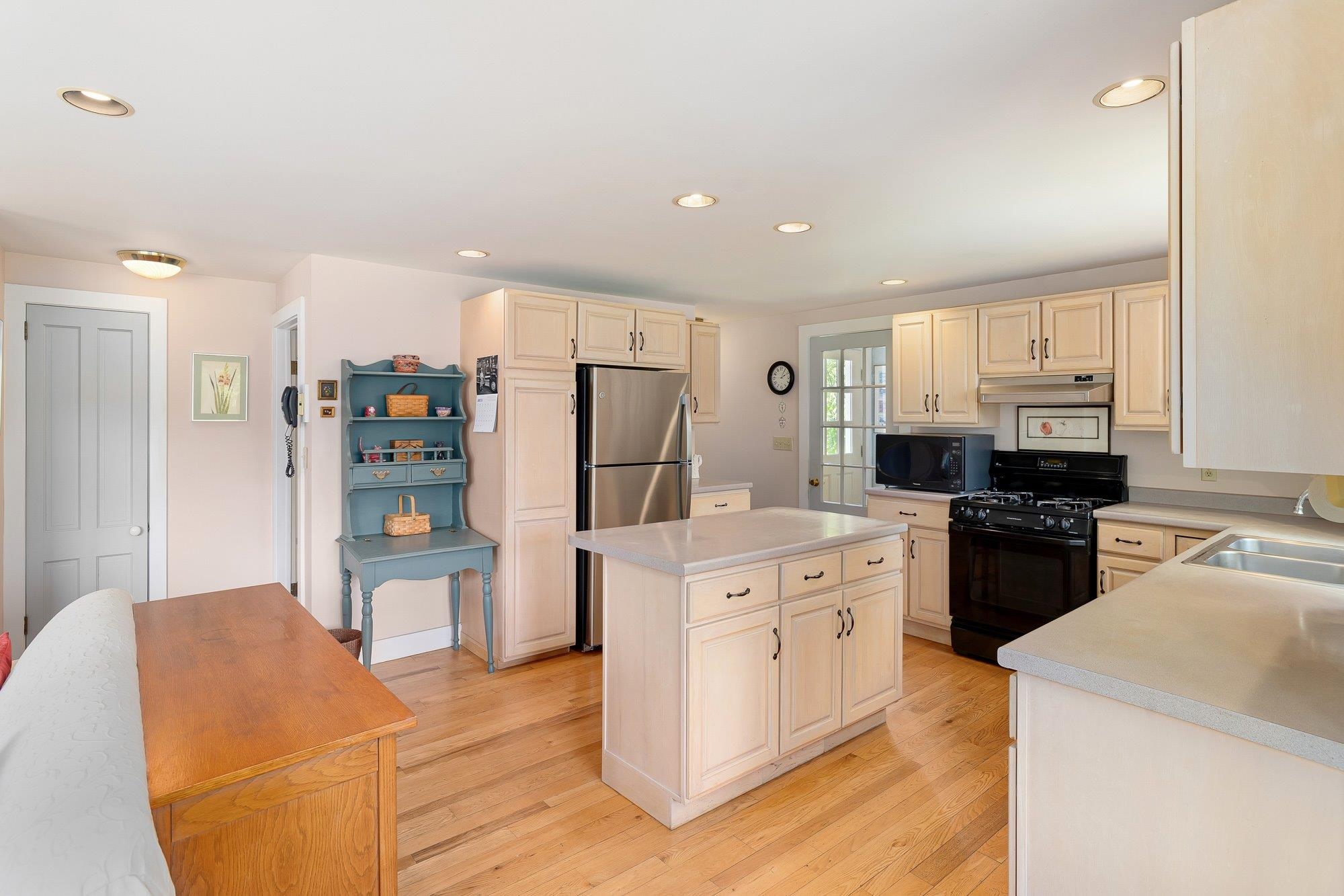 1069 East Warren Road Waitsfield, VT 05673 - Photo 7 of 47