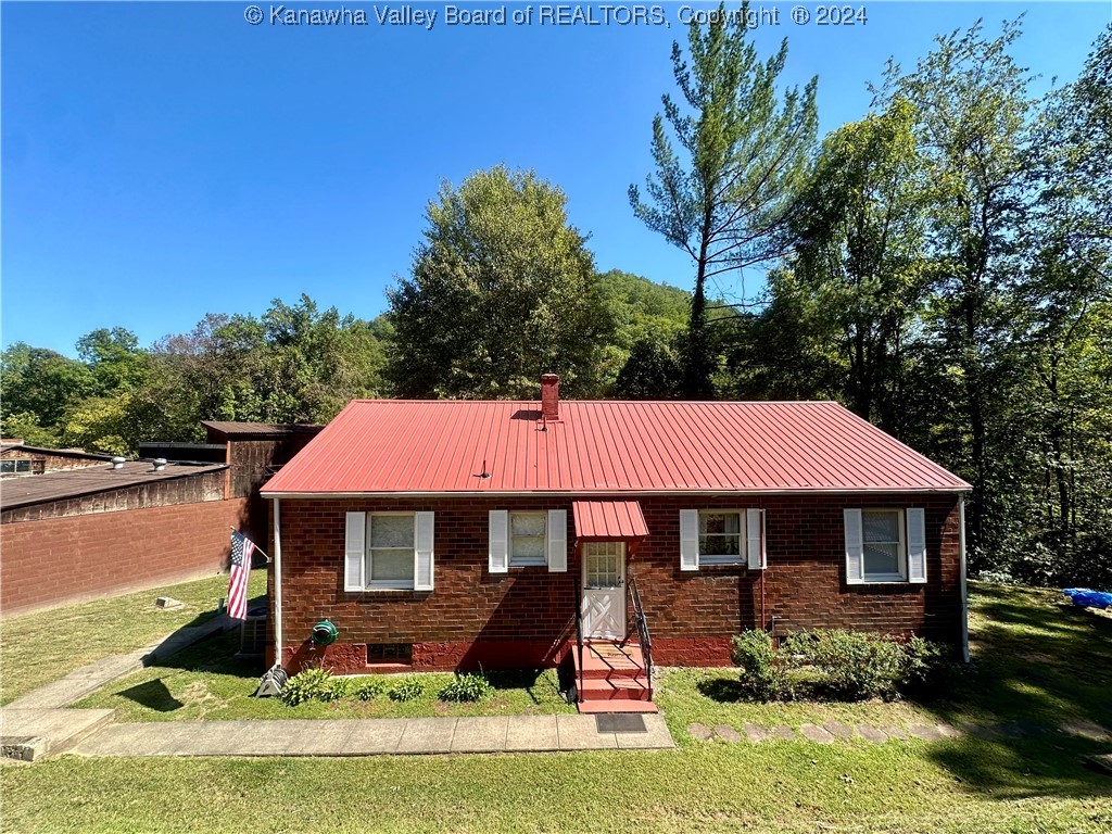 229 Victory Pointe Road Logan, WV 25601 - Photo 1 of 15 Gallery Image 1