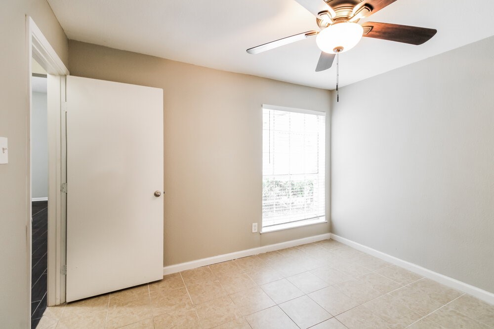 3635 Lost Oak Drive Spring, TX 77388 - Photo 12 of 16 a view of an empty room with a window